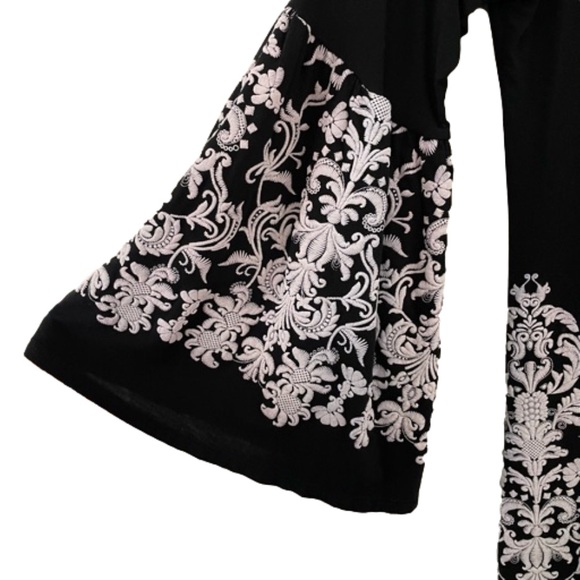 Voll Gypsy Boho Black White Bell Sleeve Dress Size 3X Rounded Neckline - Picture 6 of 7